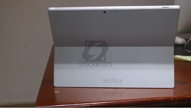 Uk Used Microsoft surface pro 3, 6th gen, intel core i7, with 8gb RAM and 256gb storage capacity. - 1