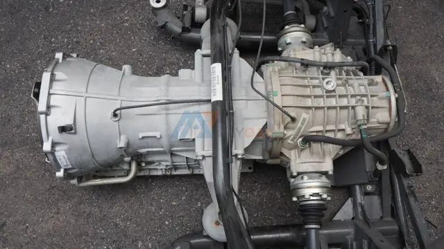 ASTON MARTIN DBS V12 AUTOMATIC GEARBOX WITH TORQUE CONVERTOR 8G43-70041-AE - 1