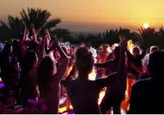 Enjoy The Best Things In Life With A Beach Party In Doha!
